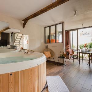 LOFT LOVE SPA privé , mur végétal, vélos, barbecue  BAIE DE SOMME
