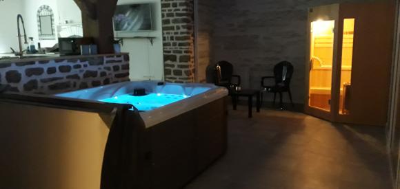 Villa Chic et Romantique indépendante avec sauna / hammam et Jacuzzi privatif, Mayenne