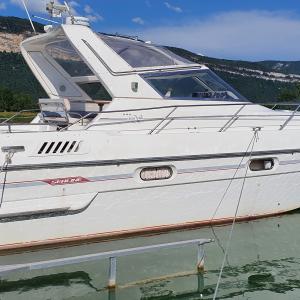 Bateau tout confort avec jacuzzi privatif, Isère