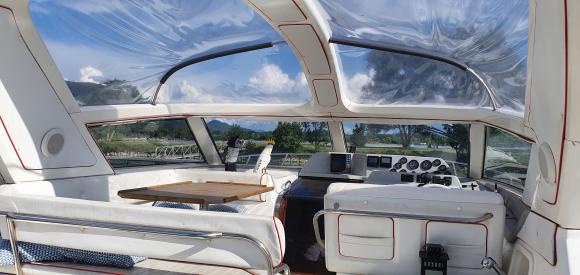 Bateau tout confort avec jacuzzi privatif, Isère