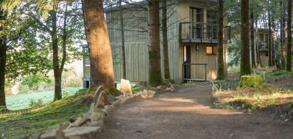 Cabane avec jacuzzi privatif au coeur de la nature, proche Brive