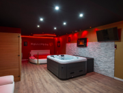 Loft ambiance Hollywood avec jacuzzi et sauna privatif, proche Montbéliard - 4