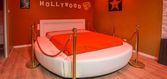 Loft ambiance Hollywood avec jacuzzi et sauna privatif, proche Montbéliard