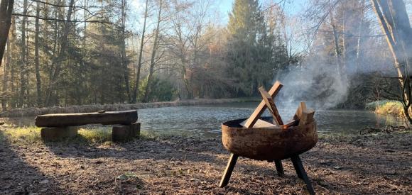 Nuitée en amoureux dans une Roulotte au bord d'un étang, 45 min de Bale