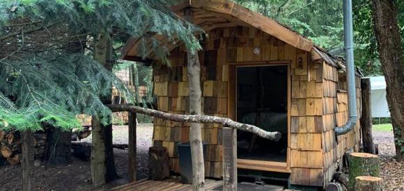 Nuitée en amoureux dans une Roulotte au bord d'un étang, 45 min de Bale