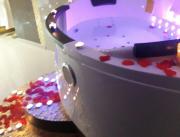 Suite luxueux et romantique, jacuzzi et sauna privatif, Lyon - 6