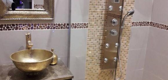 Suite luxueux et romantique, jacuzzi et sauna privatif, Lyon