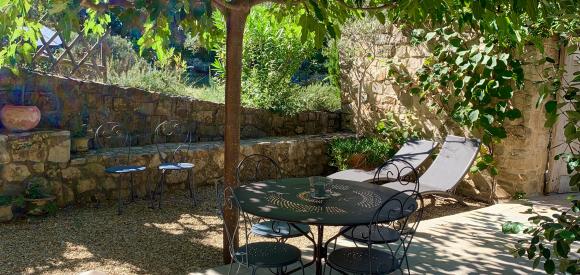 Villa provençale avec patio et bain nordique extérieur, entre Nice et Canne