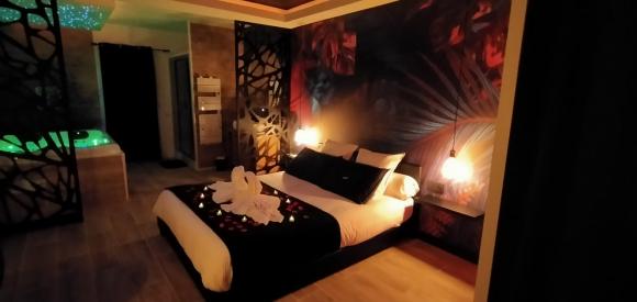 Chambre pour amoureux avec jacuzzi privatif dans le Var