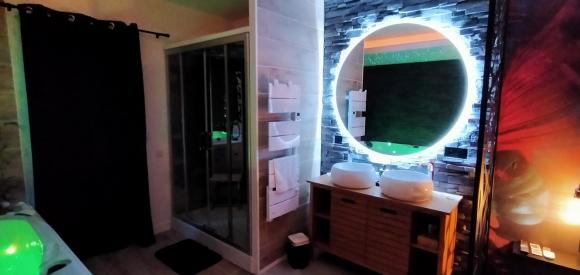 Chambre pour amoureux avec jacuzzi privatif dans le Var