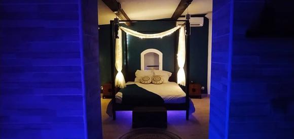 Love room romantique avec jacuzzi privé, Proche La Ciotat