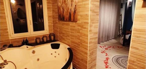 Love room romantique avec jacuzzi privé, Proche La Ciotat