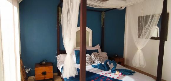 Love room romantique avec jacuzzi privé, Proche La Ciotat
