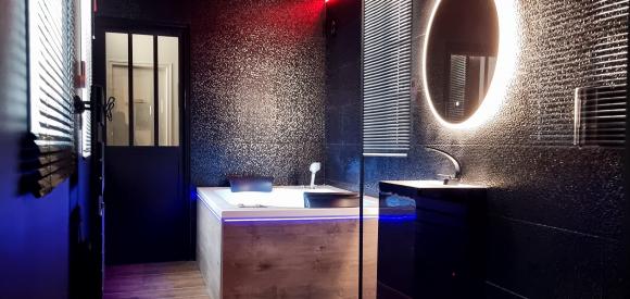 Appartement romantique avec spa et sauna privatifs au coeur de Bayeux, Calvados