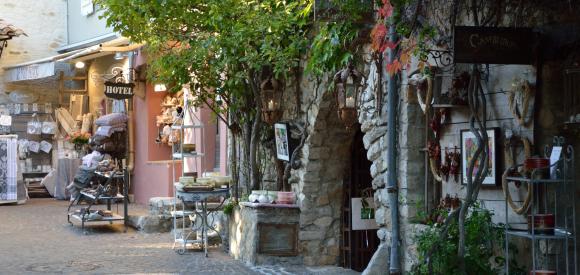 Love room de luxe avec jacuzzi et hammam privatifs proche Toulon