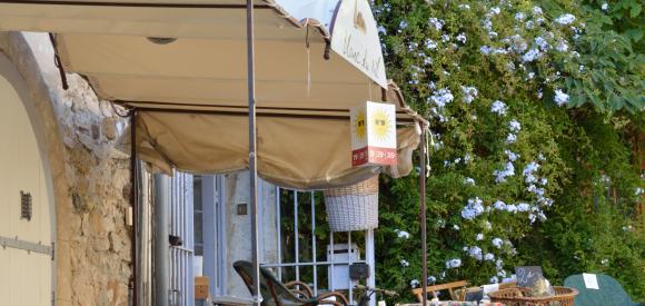Love room de luxe avec jacuzzi et hammam privatifs proche Toulon