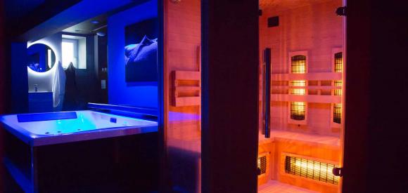Gîte pour amoureux, balnéo, sauna et lit rond, Ger, Manche