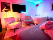 Suite Le Secret - Loveroom avec spa privatif - 2