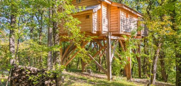 Cabane insolite pour deux avec spa et terrasse avec vue, Clairac