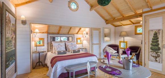 Cabane nature pour deux avec jacuzzi et parking, Clairac