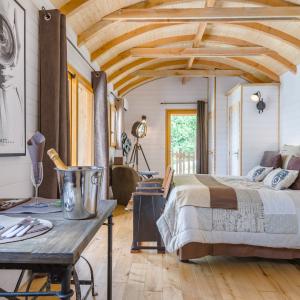 Cabane insolite pour deux avec jacuzzi et terrasse, Clairac