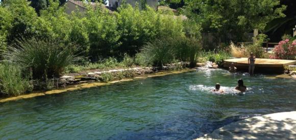Suite de charme avec balnéo privative, proche Avignon et st Remy de Provence