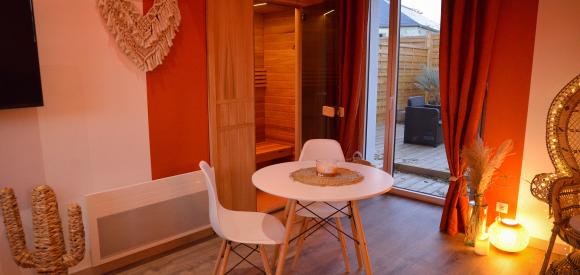 Gîte romantique avec jacuzzi et sauna privatif, 20 min de Nantes