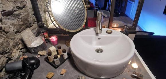 Suite de charme avec jacuzzi et sauna à Grenoble