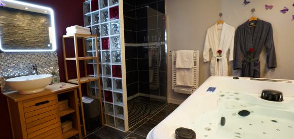 Jacuzzi privé intérieur à 8 km de Toulouse