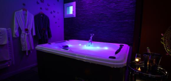 Jacuzzi privé intérieur à 8 km de Toulouse