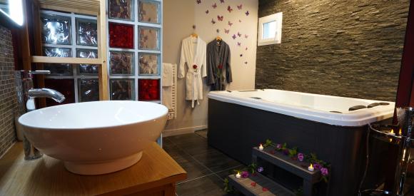 Jacuzzi privé intérieur à 8 km de Toulouse