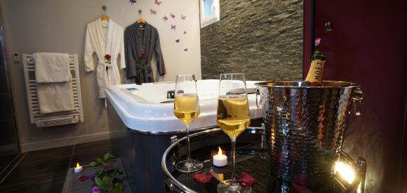 Jacuzzi privé intérieur à 8 km de Toulouse