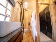 Chalet avec jacuzzi privatif et poêle à bois, proche Caen - 12