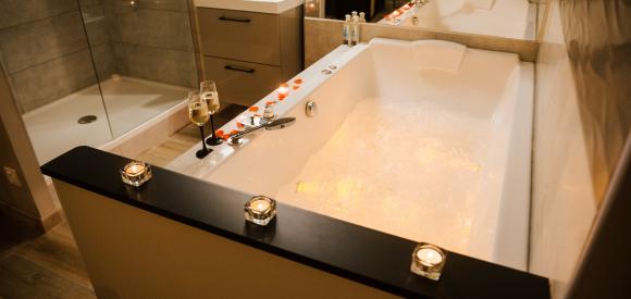 Suite Romantique avec jacuzzi au cœur de Perpignan