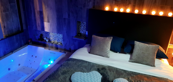 Maison de village pour 2 personnes, avec jacuzzi privatif dans la chambre à 6km de Fontainebleau
