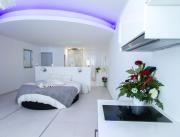 Loft romantique - blanc pour deux personnes avec jacuzzi, Bordeaux - 2