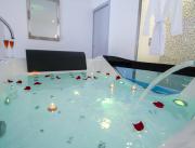 Loft romantique - blanc pour deux personnes avec jacuzzi, Bordeaux - 1