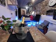 Suite de charme avec jacuzzi et sauna à Grenoble - 3