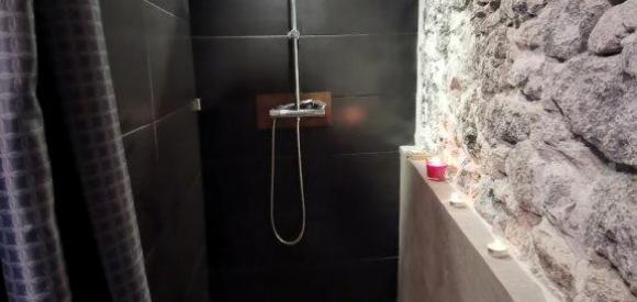 Suite de charme avec jacuzzi et sauna à Grenoble