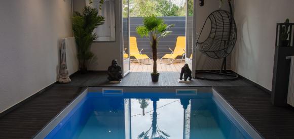 Maison cosy pour 2 ou 4 personnes avec piscine chauffée intérieure, Orne