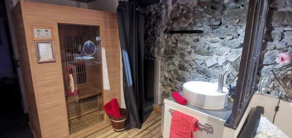 Suite de charme avec jacuzzi et sauna à Grenoble