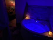 Suite avec baignoire jacuzzi privatif , piscine chauffée, Charente-Maritime - 2