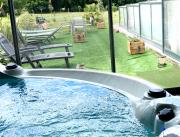 Suite avec piscine couverte chauffée, jacuzzi, détente et romantisme, - 11