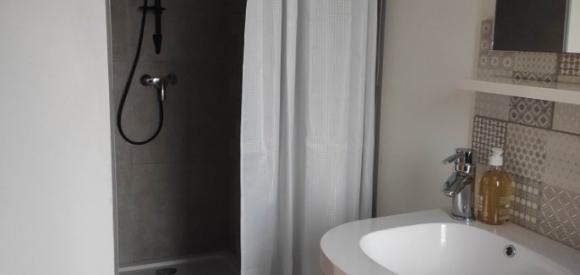 Suite avec piscine couverte chauffée, jacuzzi, détente et romantisme,
