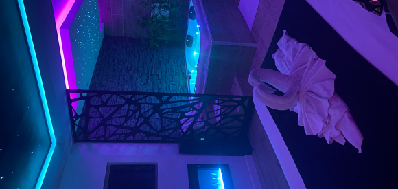 Chambre pour amoureux avec jacuzzi privatif dans le Var