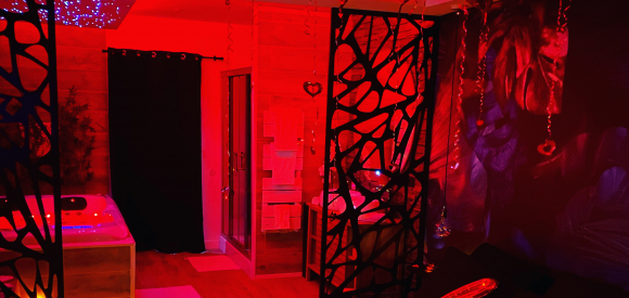 Chambre pour amoureux avec jacuzzi privatif dans le Var