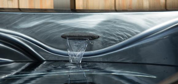 Cabane perchée avec jacuzzi privatif, vue sur la nature, Brive