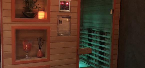 Appartement romantique pour deux avec jacuzzi et sauna, Halluin