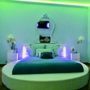 Magnifique chambre d'hôte pour amoureux avec grand lit rond, ile et vilaine