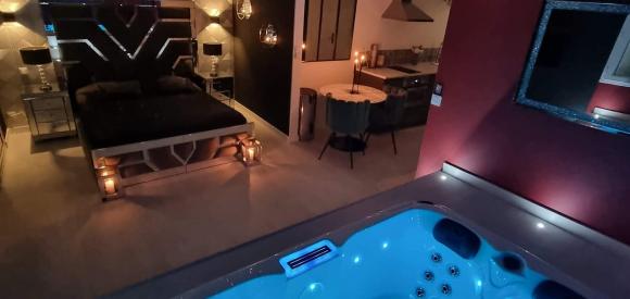 Suite romantique avec spa privatif, 20 minutes de Tours